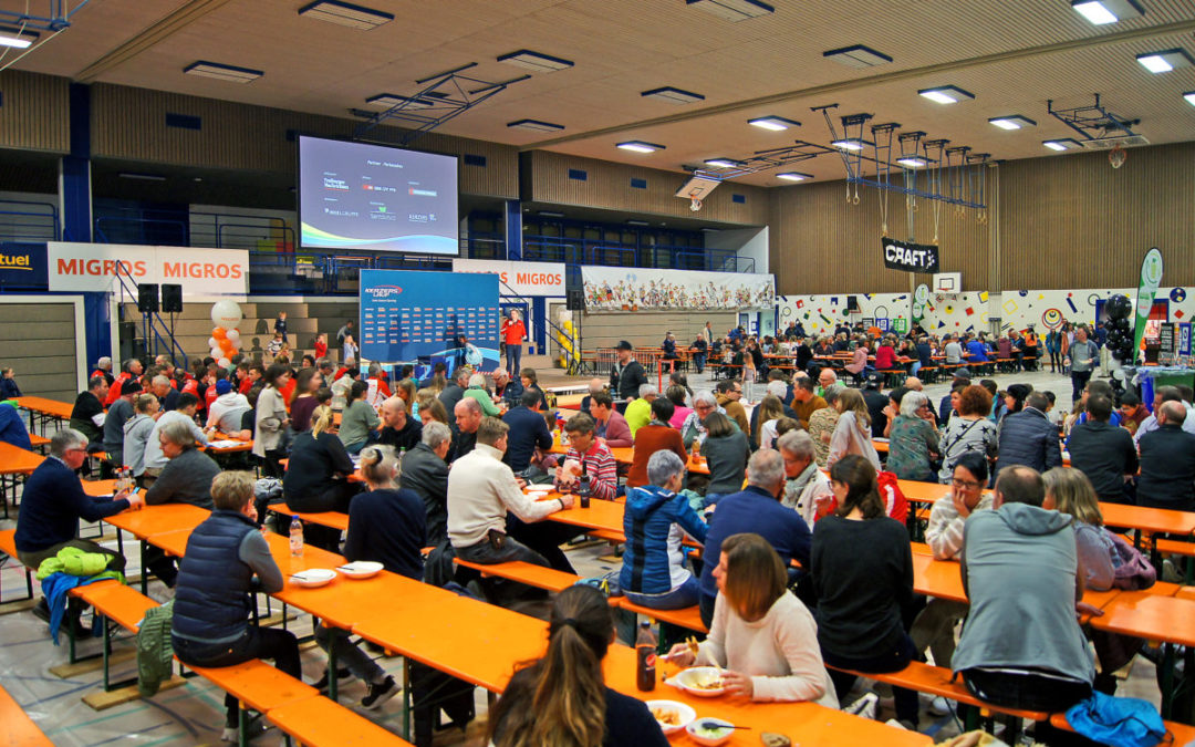 Gemütliche Stimmung an der Warm-up-Party